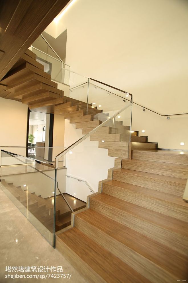 现代风格木质楼梯设计